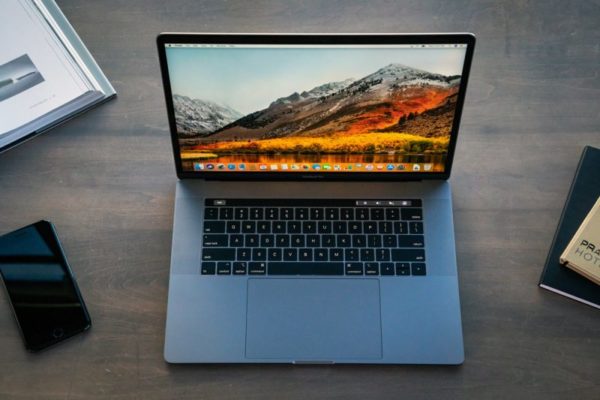 Apple Macbook Pro 15″ A1990 Mr932ll/a Mid-2018 Retina True Tone Laptop