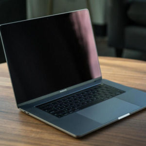 Apple Macbook Pro Mptv2 – 15.4″ Retina With Touch Id & Touch Bar Silver
