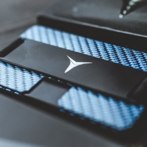 Tech Nuggets – Carbon Fibre Wallet Money Clip And Credit Card Holder – Blue